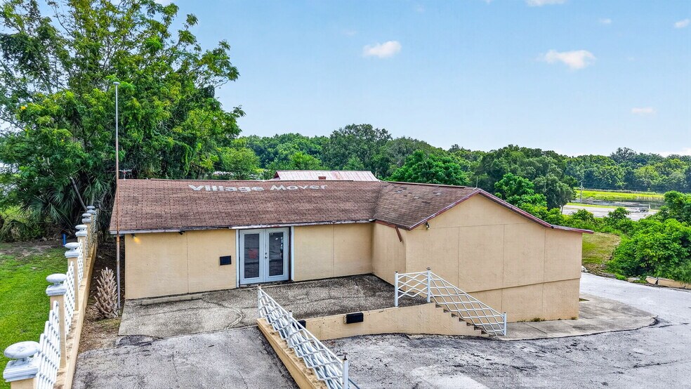 More Photos Of 611 N Dixie Ave, Fruitland Park Self Storage For Sale