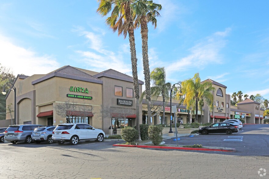 More Photos Of 25261-25269 The Old Rd, Santa Clarita Unknown For Lease