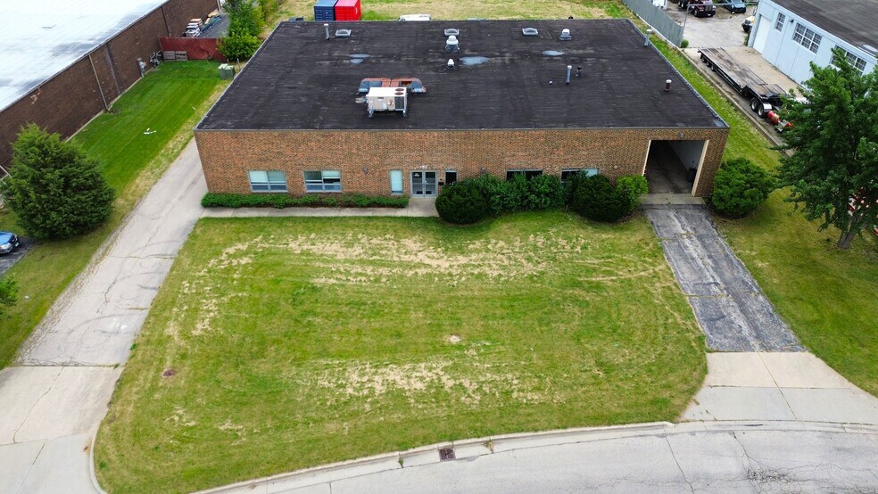 More Photos Of 115 E University Dr, Arlington Heights Warehouse For Sale