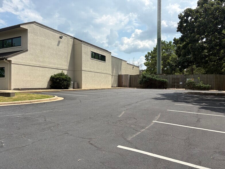 More Photos Of 2805 E Zion Rd, Fayetteville Medical For Lease