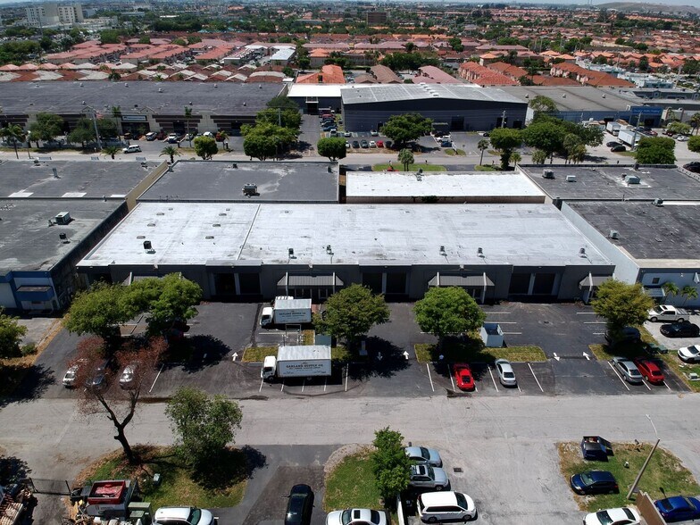 More Photos Of 2290-2336 W 77th St, Hialeah Warehouse For Lease