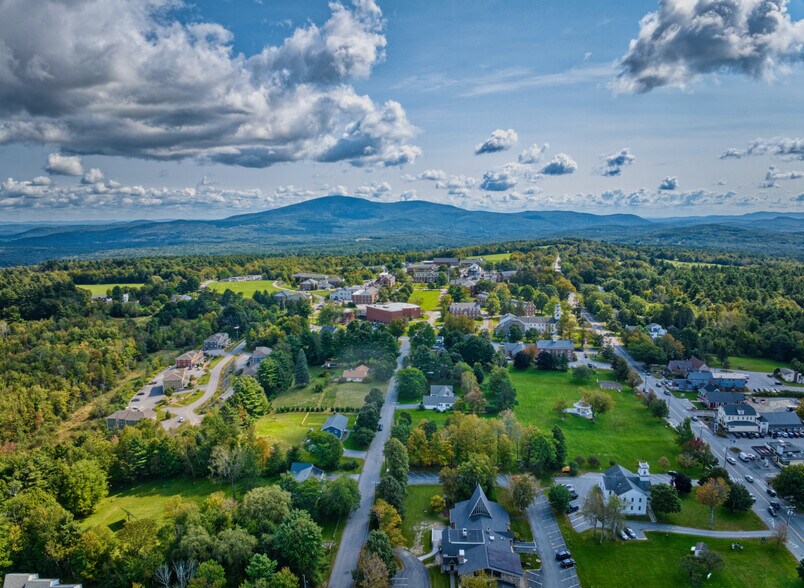 More Photos Of 207-209 Main St, New London Freestanding For Sale