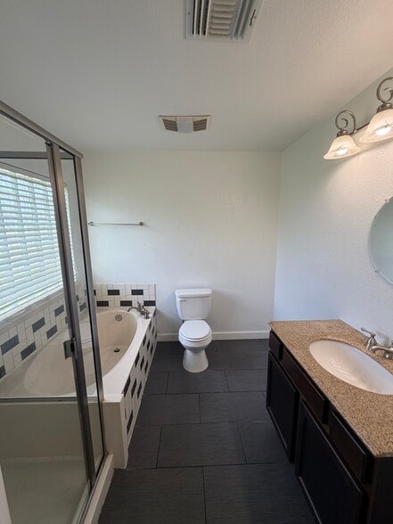 More Photos Of 3464 County Road 100, Hutto Land For Lease