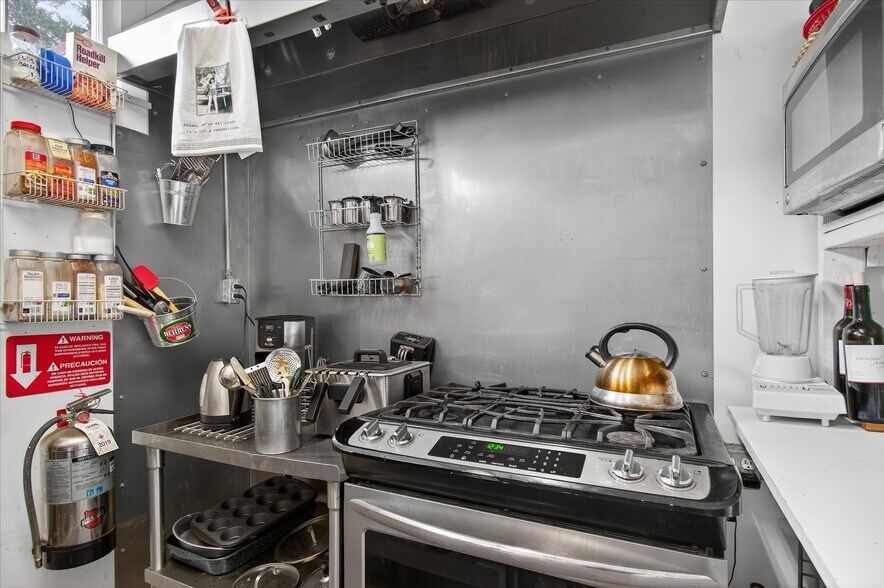 More Photos Of 8 Fairgrounds Rd, Skamokawa Restaurant For Sale