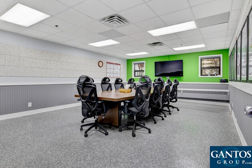 More Photos Of 1957 Beverly Ave SW, Grand Rapids Industrial For Sale