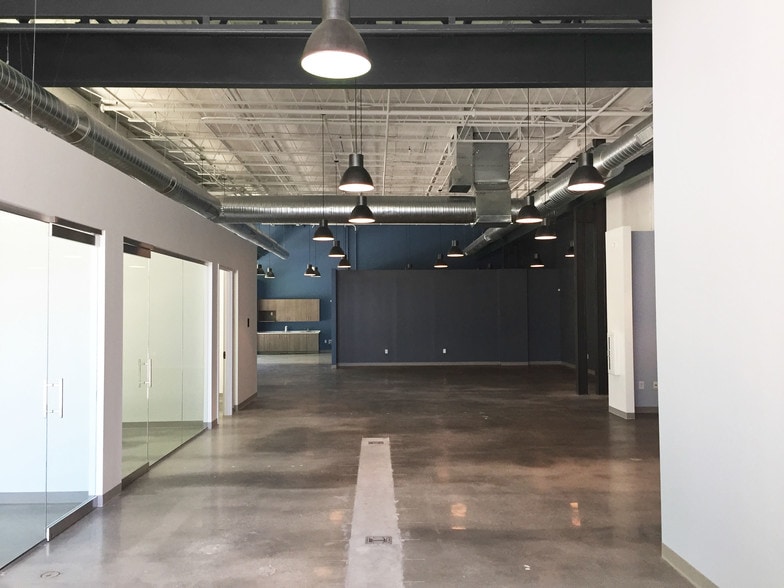 More Photos Of 5553 Peachtree Rd, Chamblee Loft Creative Space For Lease