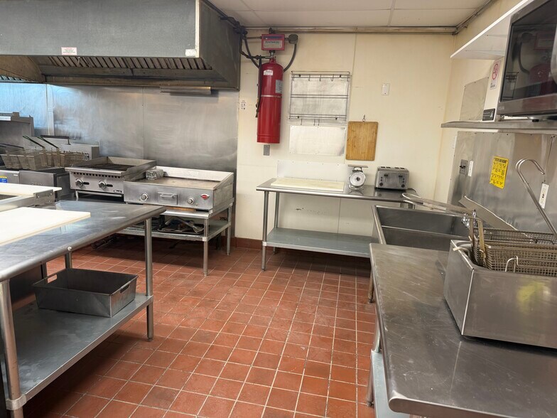 More Photos Of 1332 Lower Broadway, Schenectady Restaurant For Lease