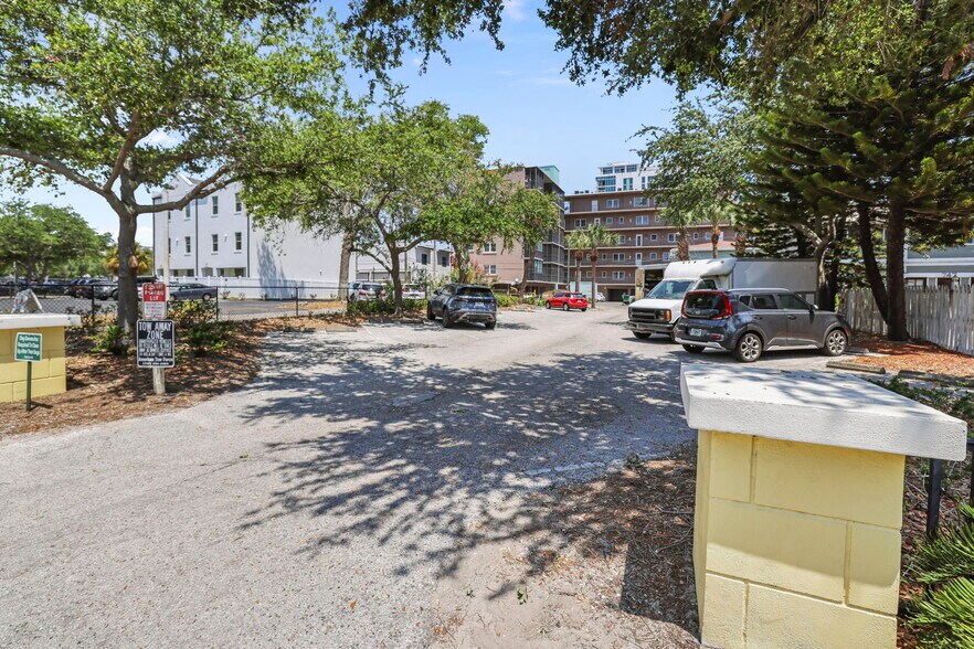 More Photos Of 155 8th St N, Saint Petersburg Office Residential For Lease