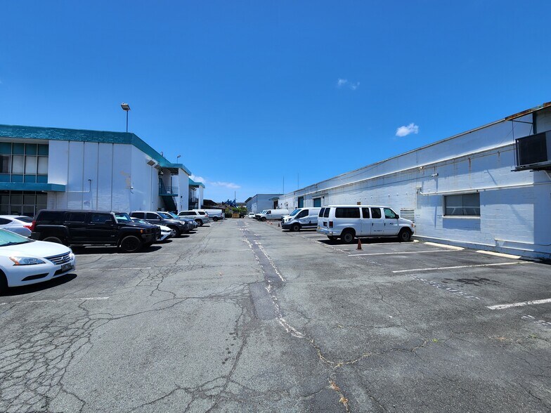 More Photos Of 3179 Koapaka St, Honolulu Land For Lease