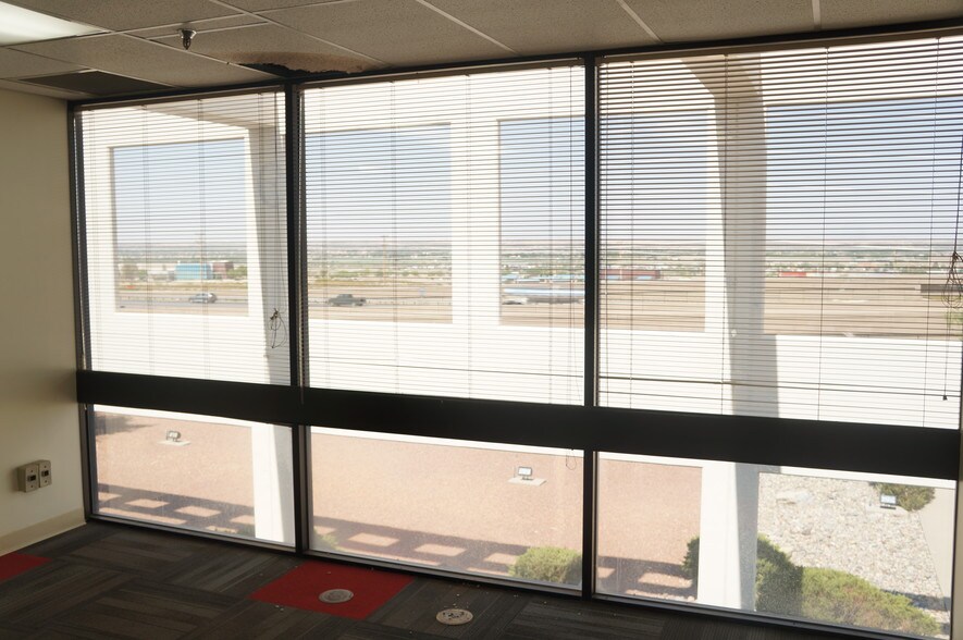 More Photos Of 6750 N Desert Blvd, El Paso Distribution For Lease