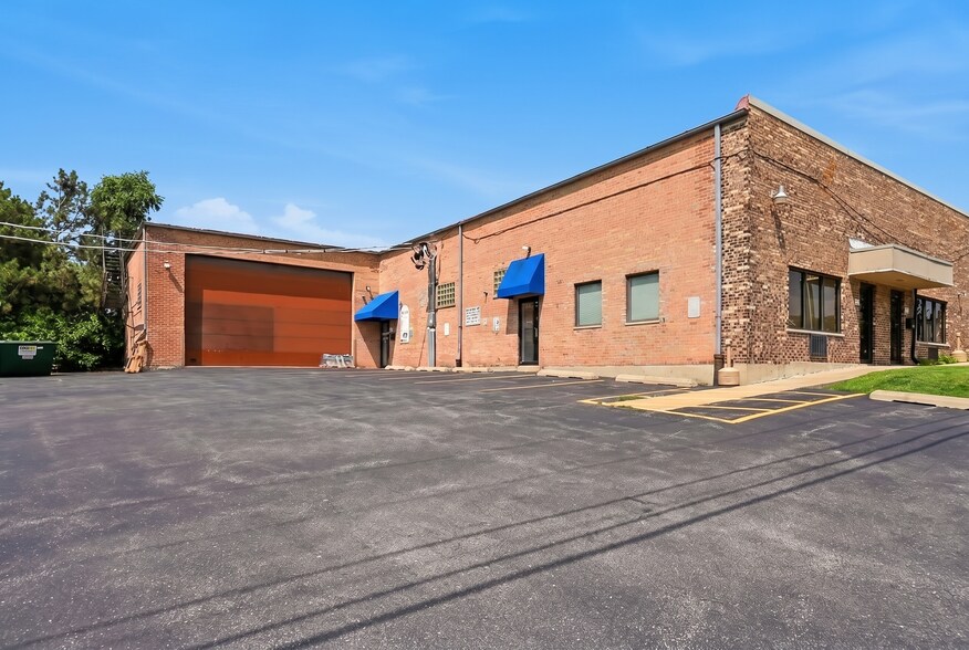 More Photos Of 6502-6504 W Joliet Rd, Countryside Office For Sale