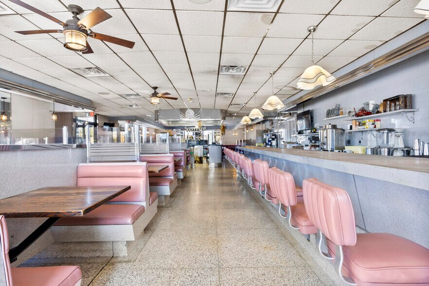More Photos Of 1975 Central Ave, Albany Restaurant For Sale