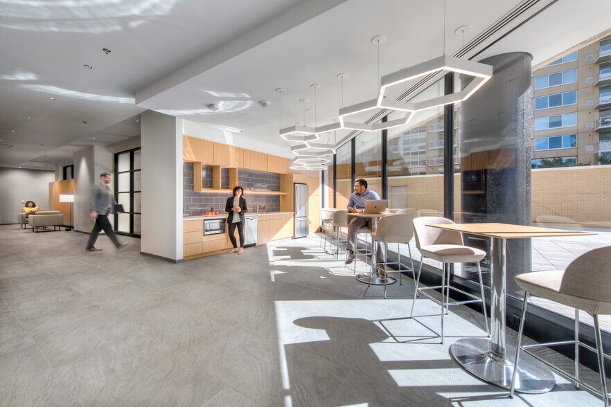 More Photos Of 2611 S Clark St, Arlington Coworking Space