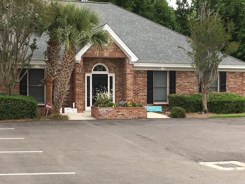 More Photos Of 1240 Hospital Dr, Mount Pleasant Medical For Lease