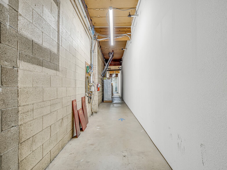 More Photos Of 5645 E Clinton Ave, Fresno Manufacturing For Lease