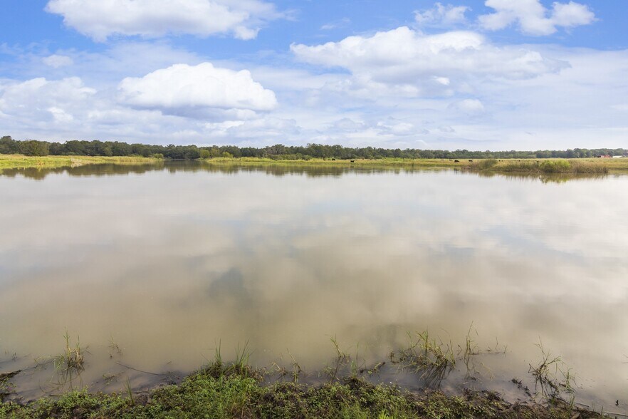 More Photos Of 17 Armstrong Derry, Flatonia Land For Sale