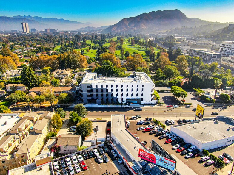 More Photos Of 4130 Cahuenga Blvd, Toluca Lake Office For Sale