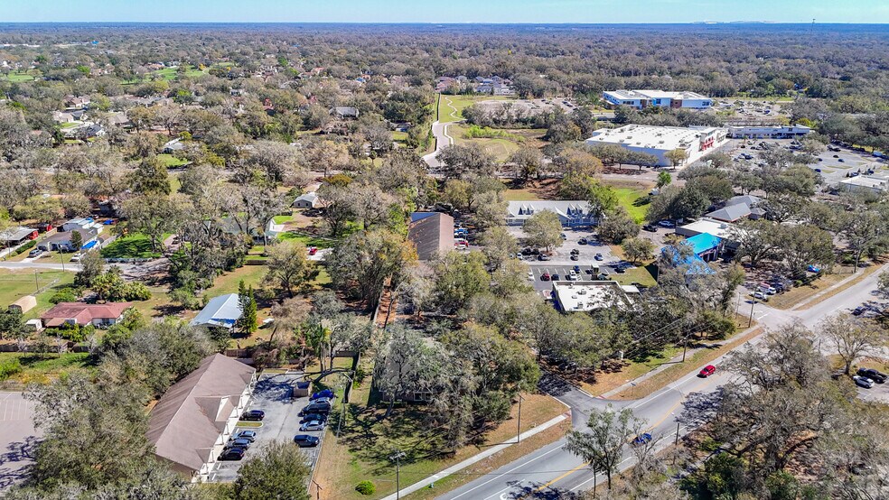 More Photos Of 3203 Lithia Pinecrest Rd, Valrico Medical For Sale
