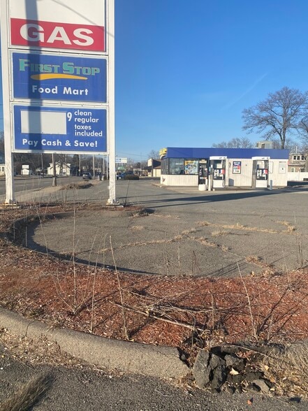 Primary Photo Of 584 Washington St, Attleboro Service Station For Sale