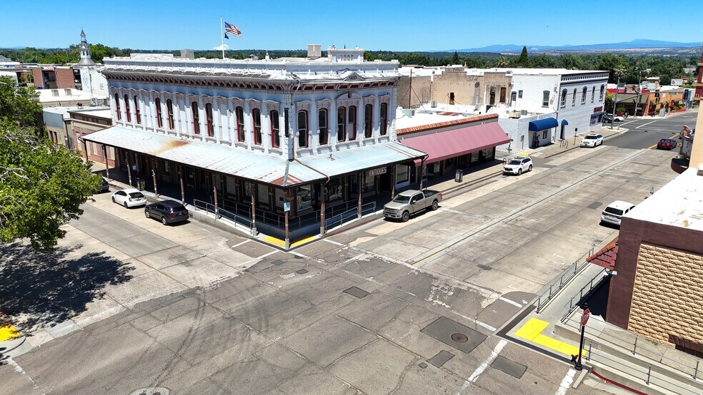 More Photos Of 328-340 Oak St, Red Bluff Storefront For Sale