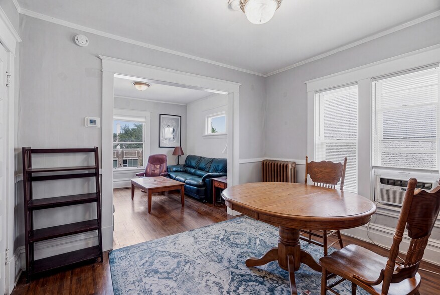 More Photos Of 2641 Lyndale Ave S, Minneapolis Apartments For Sale