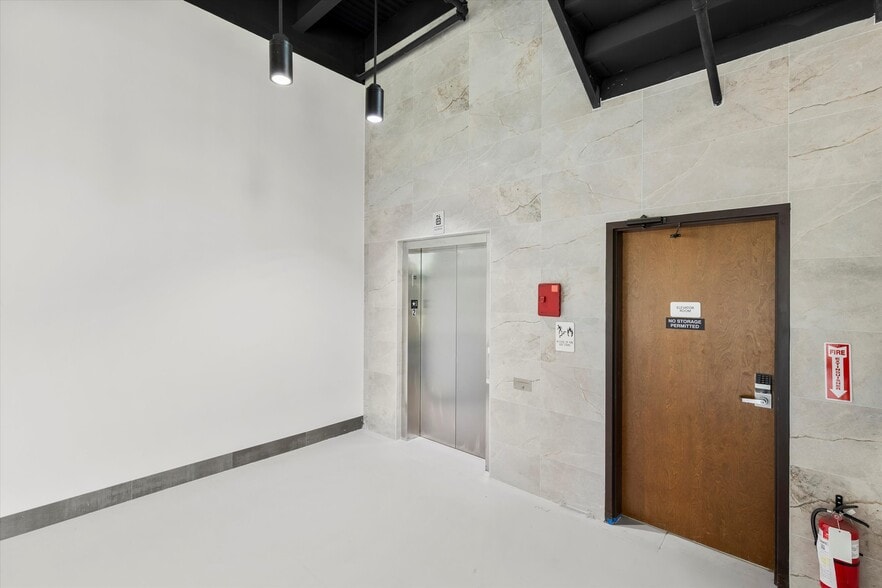 More Photos Of 2660 Old Denton Rd, Carrollton Unknown For Lease