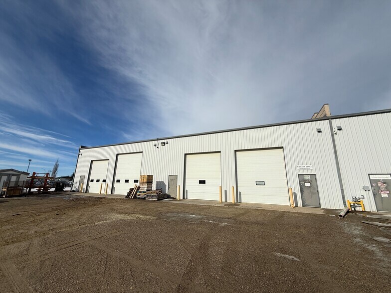 More Photos Of 7421 Edgar Industrial Dr, Red Deer Warehouse For Sale