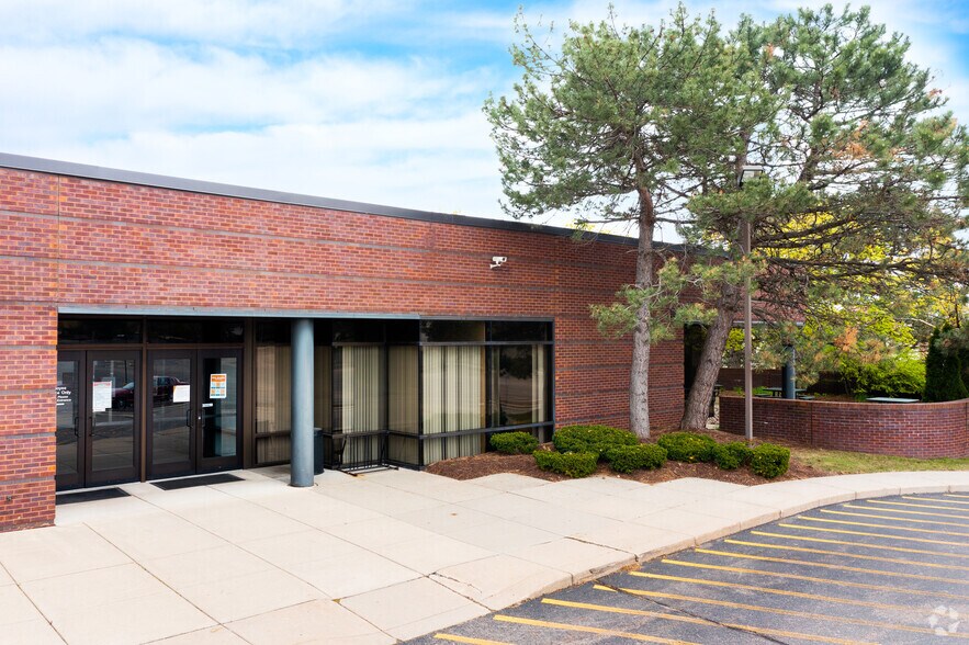 More Photos Of 38905 6 Mile Rd, Livonia Office Residential For Lease