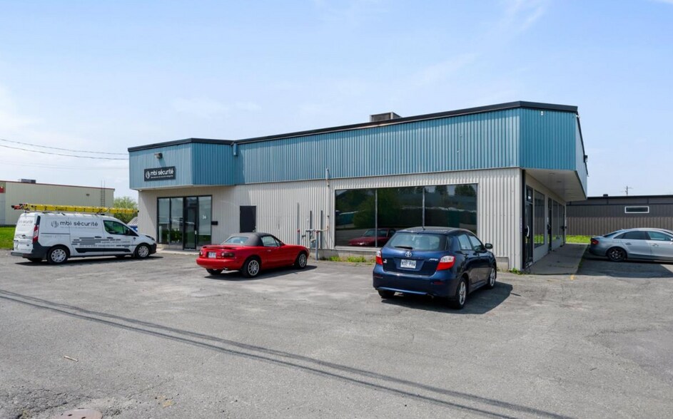 More Photos Of 34-36 Rue Saint-Jude S, Granby General Retail For Lease