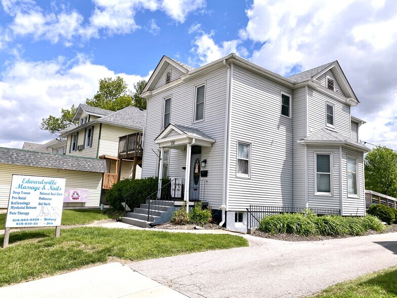 More Photos Of 232 S Buchanan St, Edwardsville Office Residential For Lease