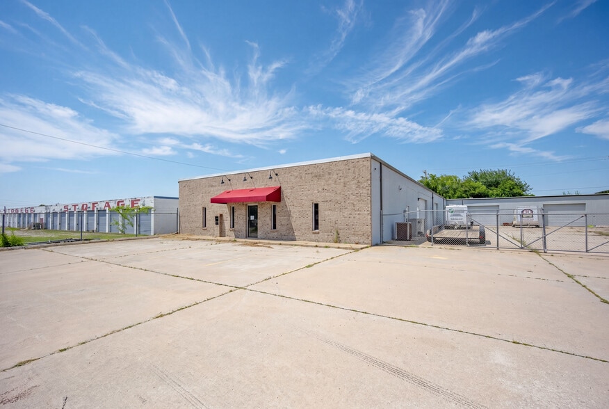 More Photos Of 1835 Industrial Blvd, Norman Warehouse For Sale