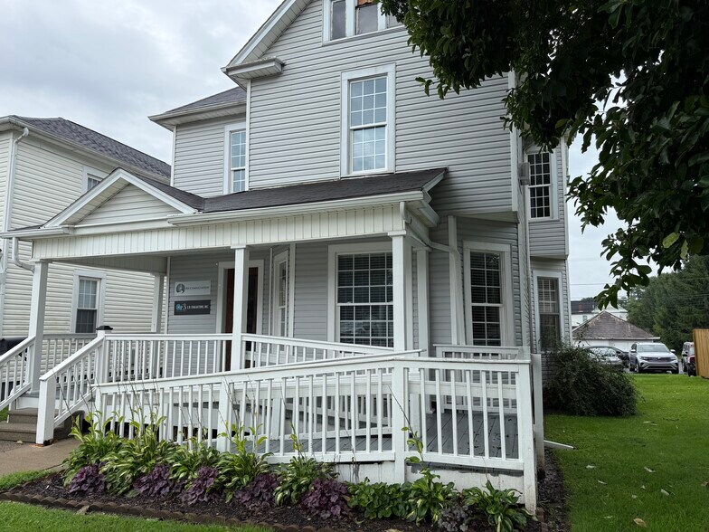 More Photos Of 624 E Main St, Lancaster Office For Lease