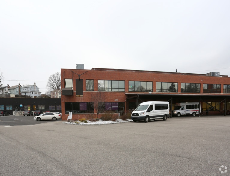 More Photos Of 827 Glenside Ave, Wyncote Light Distribution For Lease