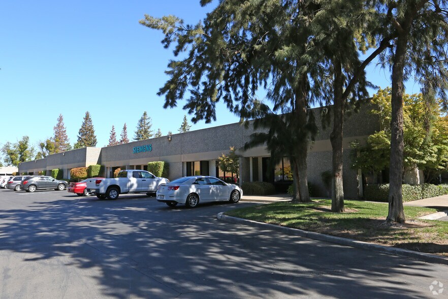 More Photos Of 4124 W Swift Ave, Fresno Unknown For Lease