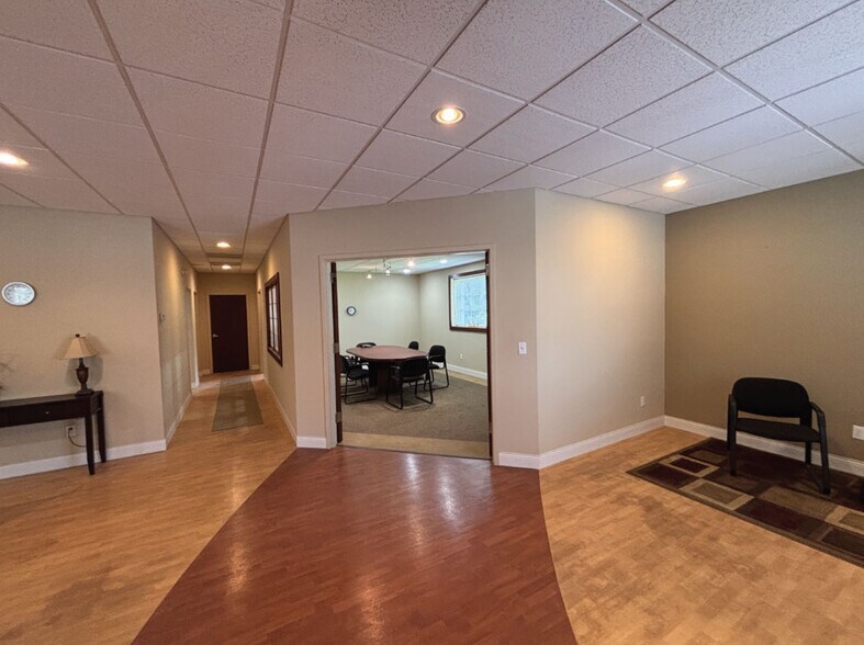 More Photos Of 438 E Clinton Pl, Saint Louis Warehouse For Lease