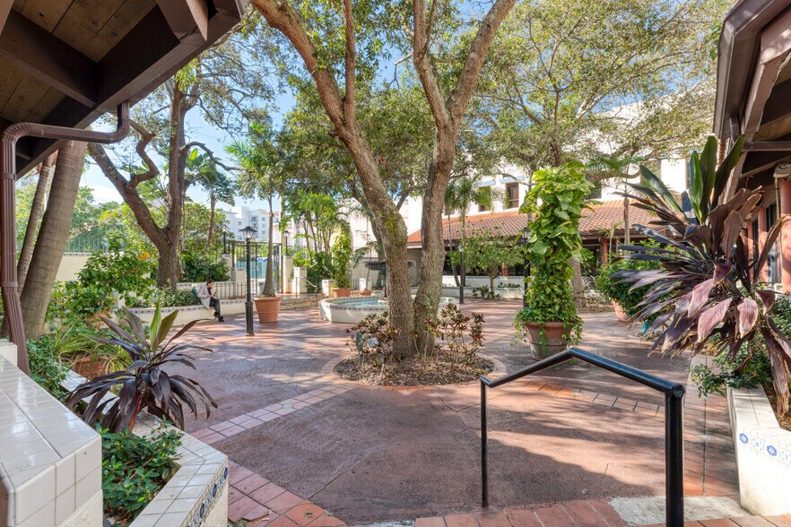 More Photos Of 330 Clematis St, West Palm Beach Storefront Retail Office For Sale