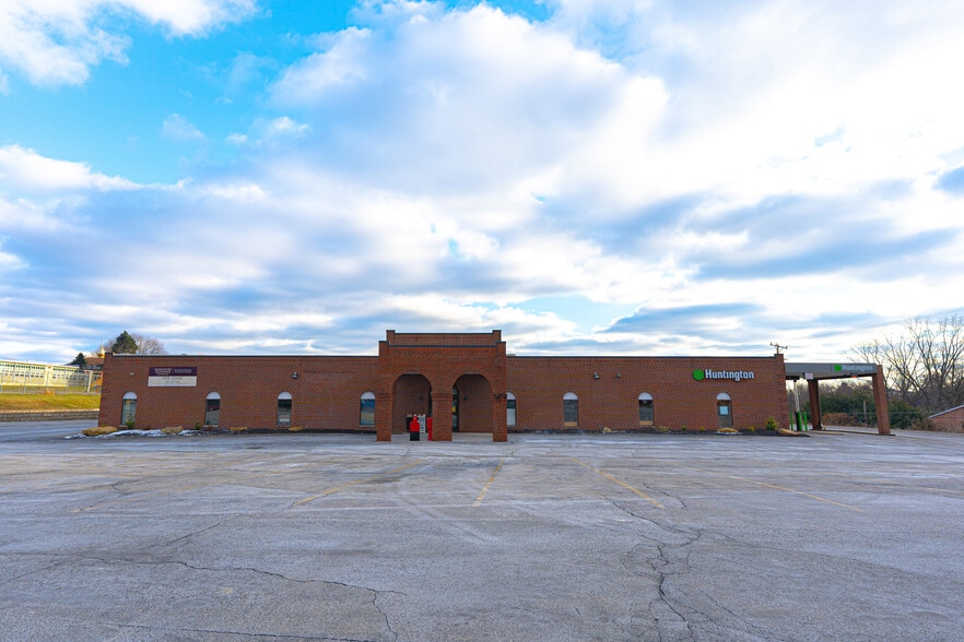 More Photos Of 2300 Freeport Rd, New Kensington Office Residential For Lease