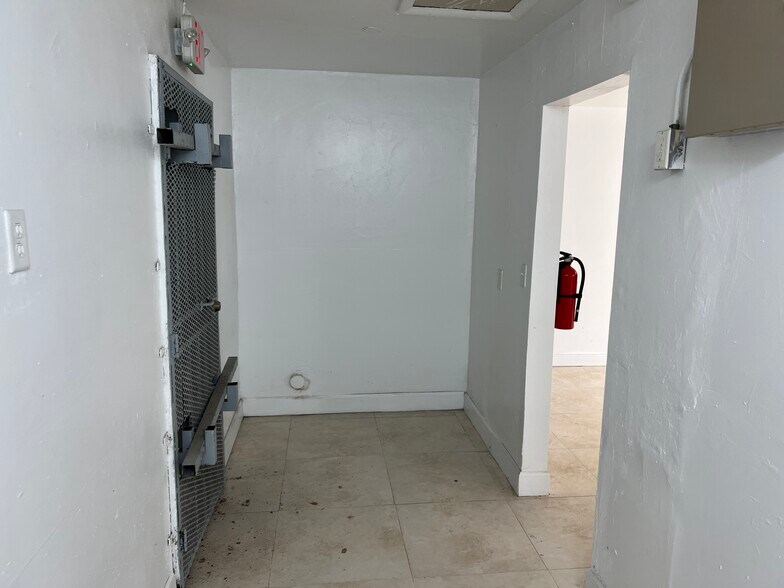 More Photos Of 1001 NW 95th St, Miami Restaurant For Sale