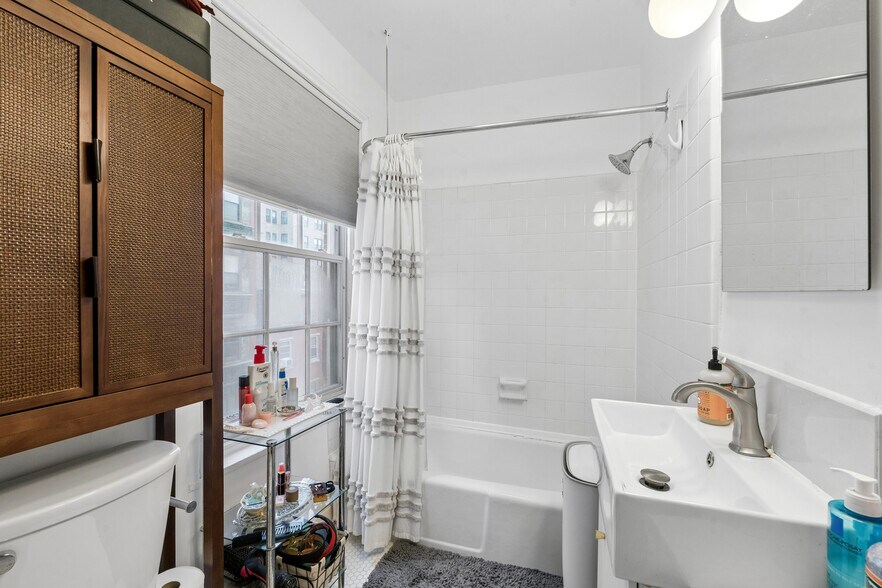 More Photos Of 1600 Spruce St, Philadelphia Apartments For Sale