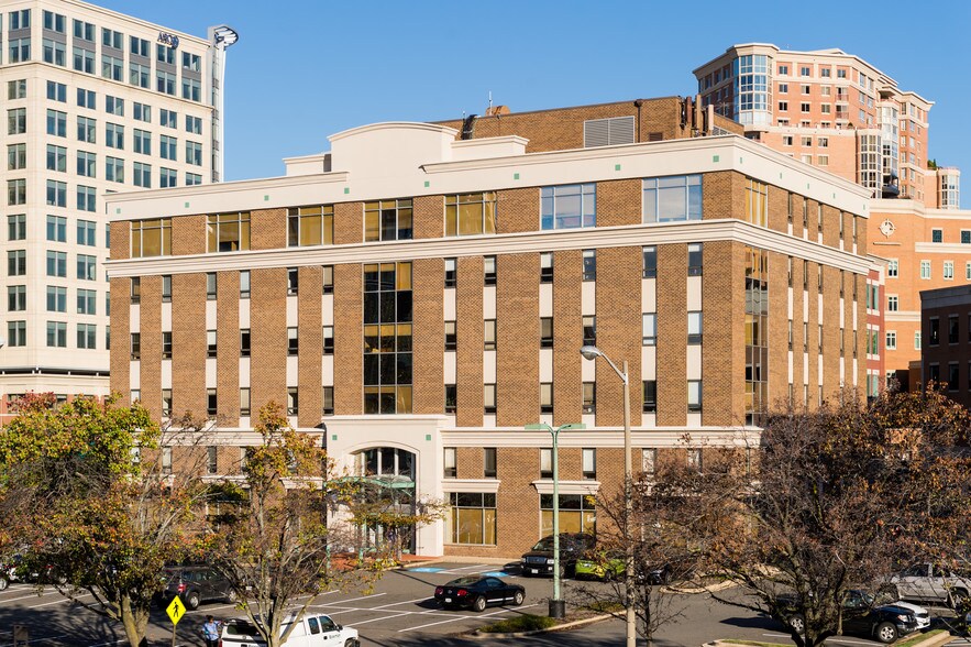 Primary Photo Of 2121 Eisenhower Ave, Alexandria Office For Lease