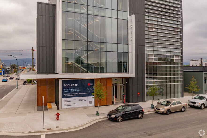 More Photos Of 1313 E Pender St, Vancouver Flex For Sale