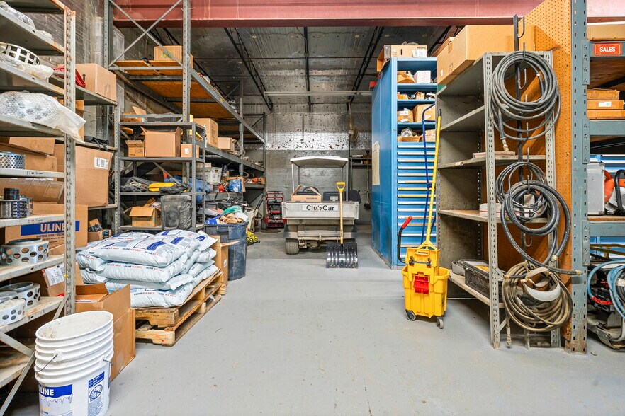 More Photos Of 8 Northway Ln, Latham Industrial For Lease