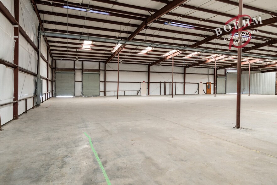 More Photos Of 995 Industrial Blvd, Del Rio Distribution For Sale