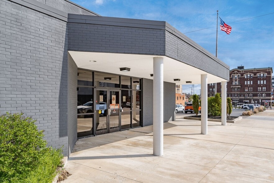 More Photos Of 68 W Church St, Newark Office For Lease