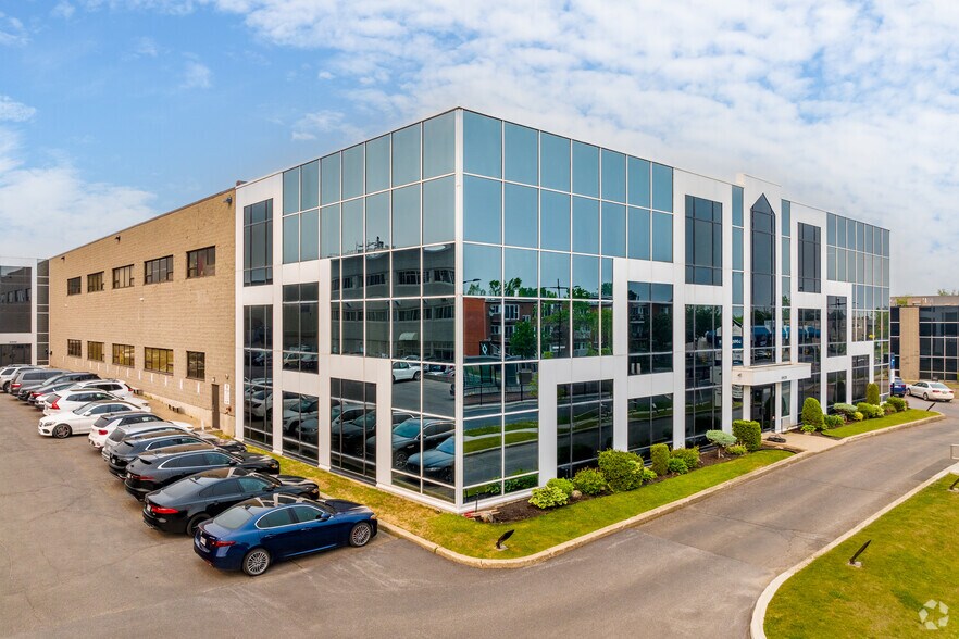 Primary Photo Of 8920-8950 Boul Pie-IX, Montréal Light Manufacturing For Lease