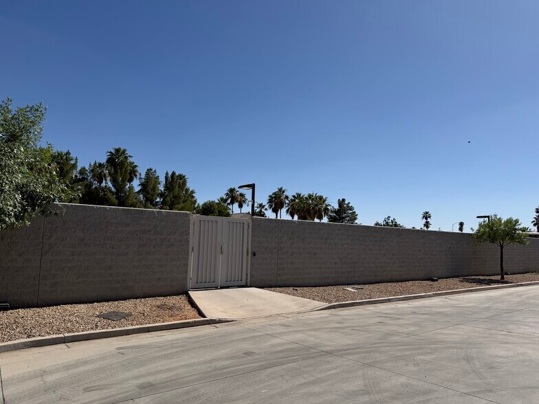 More Photos Of 2060 S Vineyard, Mesa Land For Lease