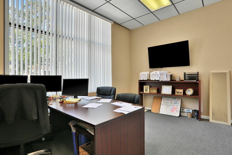 More Photos Of 12428 San Jose Blvd, Jacksonville Office For Sale