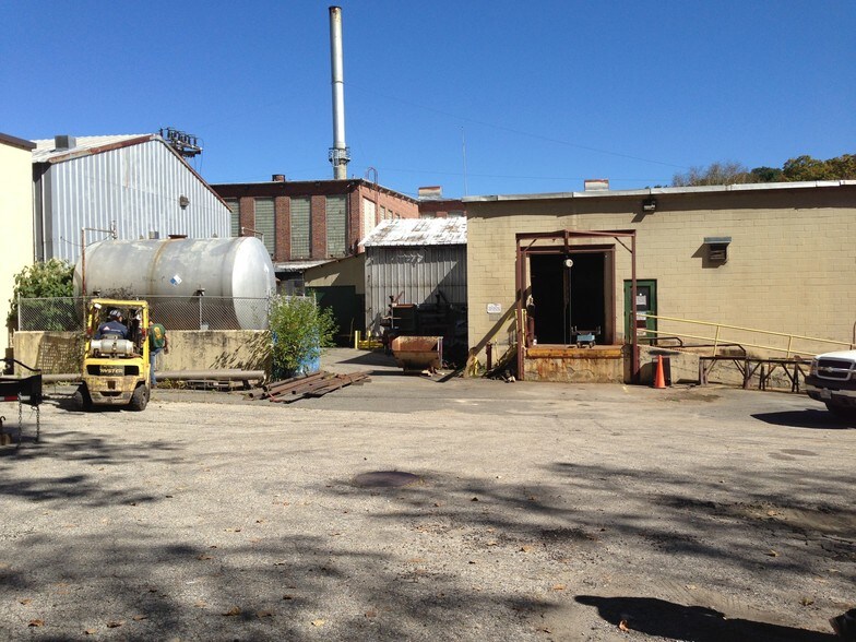 More Photos Of 157 Columbia St, Lee Warehouse For Sale