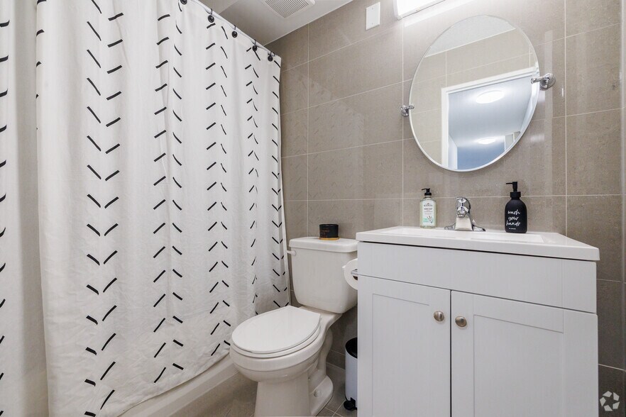 More Photos Of 160 George St, Sarnia Apartments For Lease