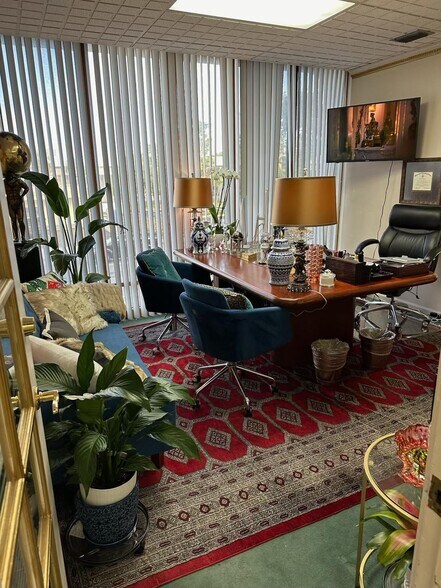 More Photos Of 420 S Dixie Hwy, Coral Gables Loft Creative Space For Sale